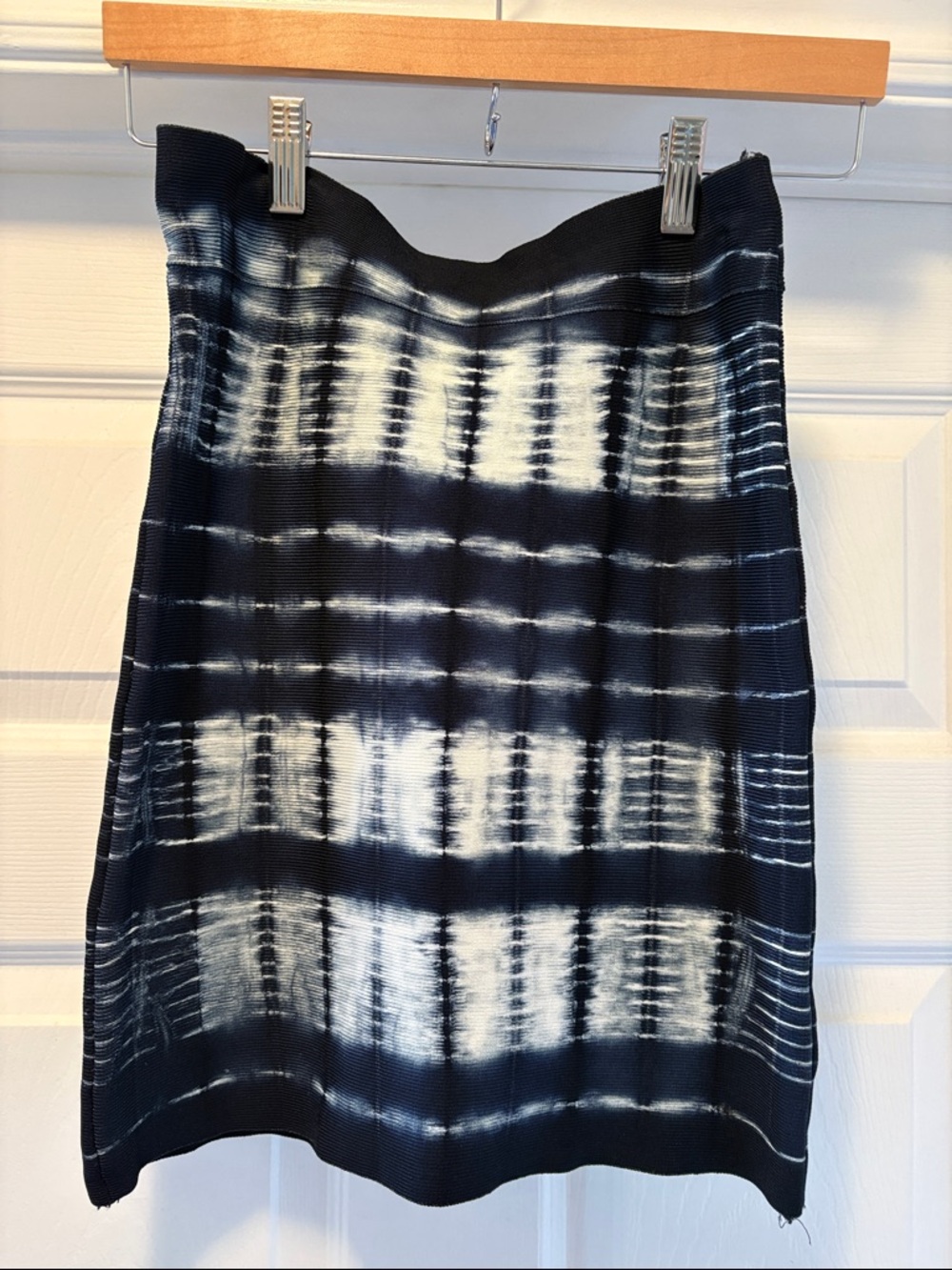 BCBGMaxAzria Navy and White Tie-Dye Pencil Skirt